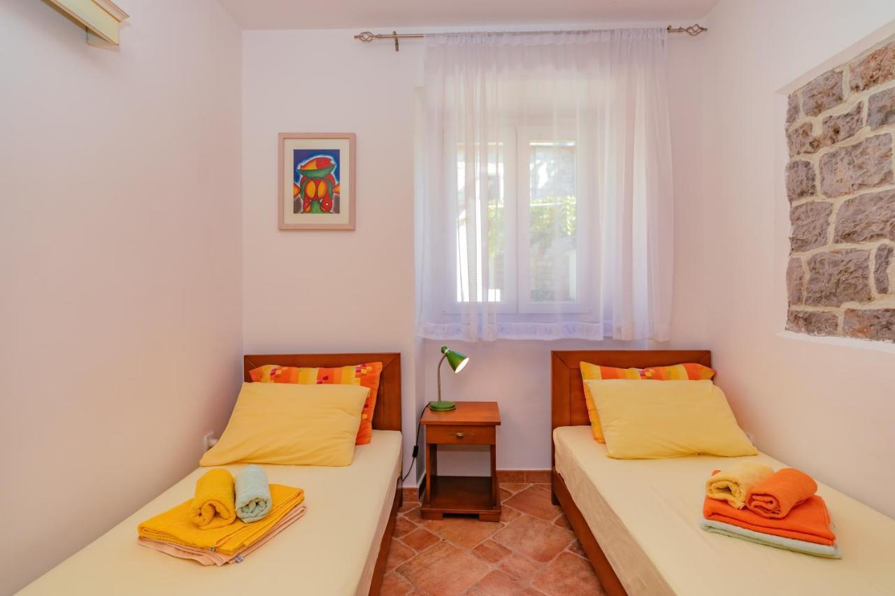 Apartments Bigovo Veljic Tivat Bagian luar foto