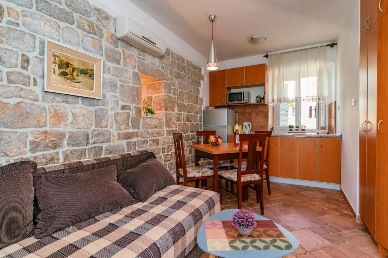 Apartments Bigovo Veljic Tivat Bagian luar foto