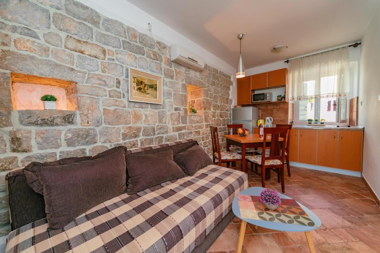 Apartments Bigovo Veljic Tivat Bagian luar foto